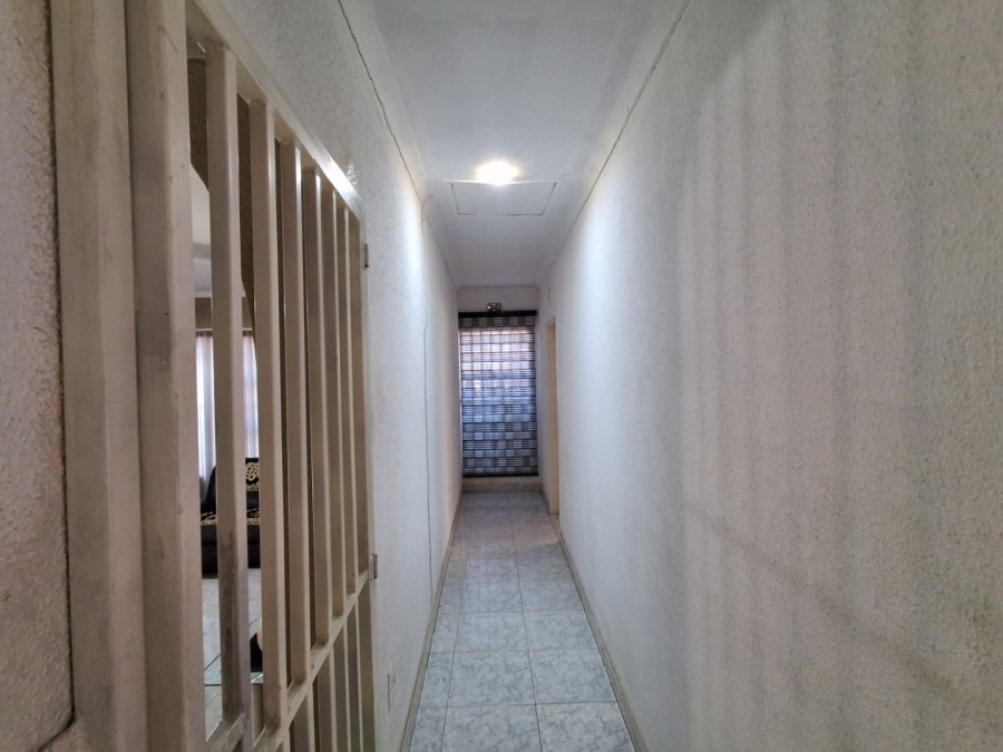 5 Bedroom Property for Sale in Manzil Park North West